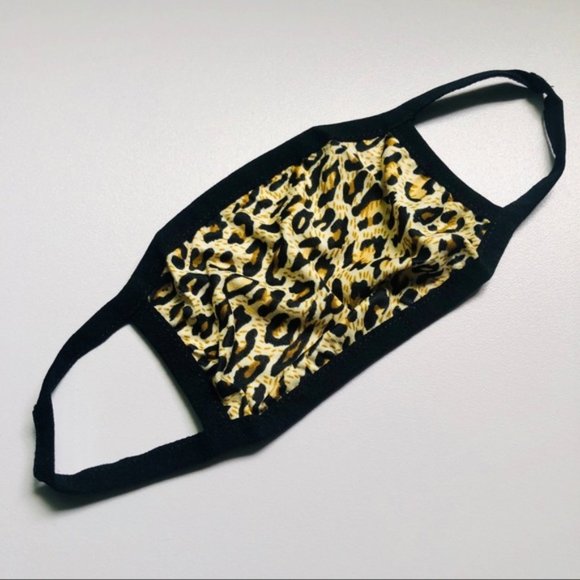 NEW Two Fun Washable Leopard & Floral Print Stretchy Fabric Face Masks Adult OS - Picture 3 of 10